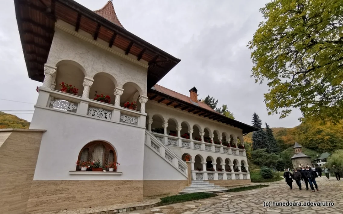 manastirea prislop foto daniel guta adevarul