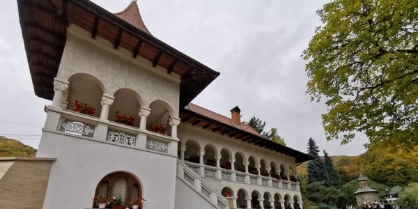 manastirea prislop foto daniel guta adevarul