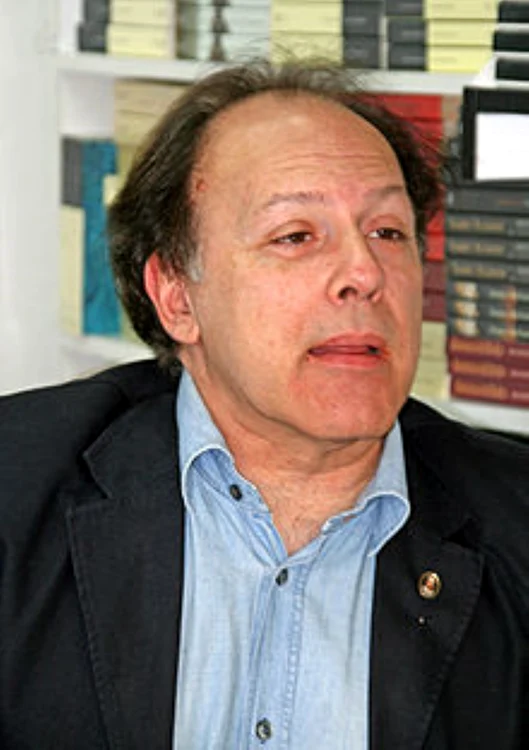 O parte din opera lui Javier Marías Franco a fost tradusă şi în română. Foto wikipedia
