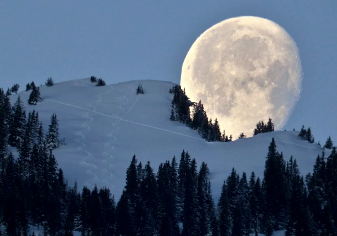 Luna Elveţia FOTO Der Spiegel