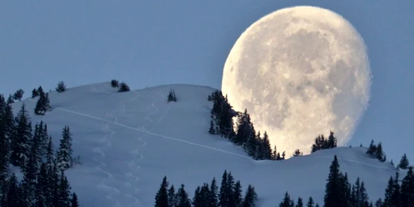Luna Elveţia FOTO Der Spiegel