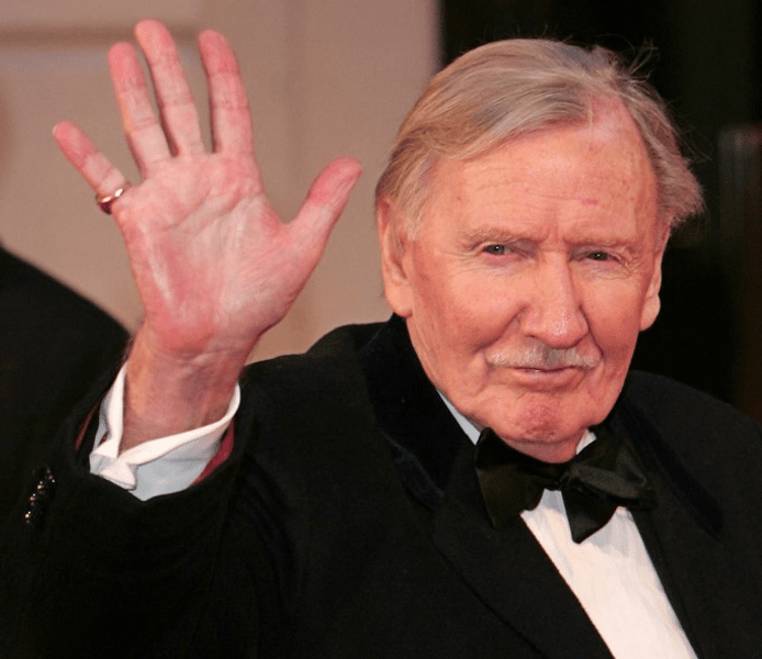 Veteranul actor britanic Leslie Phillips a murit la vârsta de 98 de ani