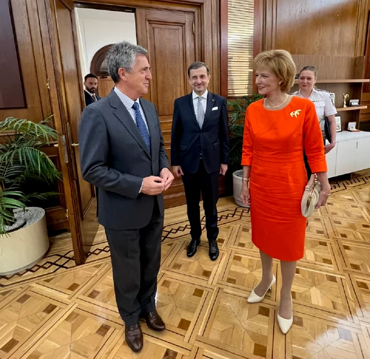 Majestatea Sa Margareta si Principele Radu in vizita din Spania Casa Majestatii Sale (16) jpeg