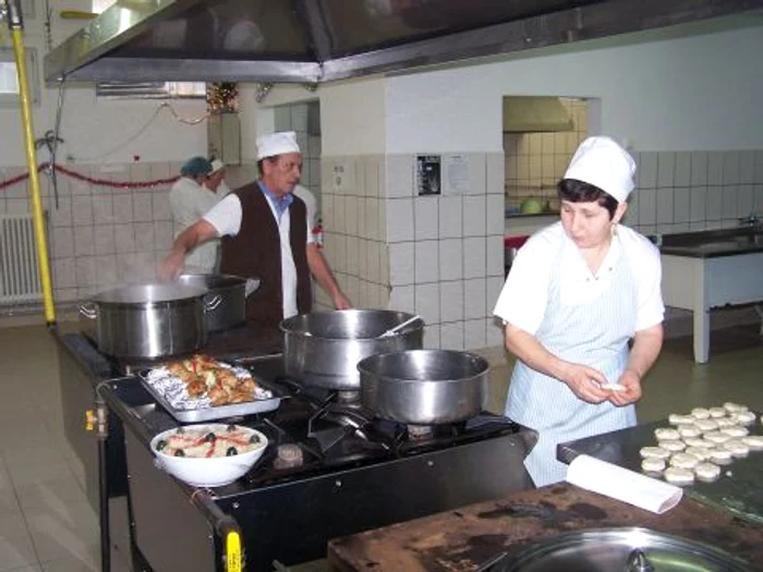 Bucătăria a fost dotată cu sobe de gătit noi