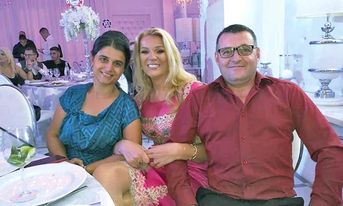 Oana Cornu s a aflat toată seara printre invitaţi  jpeg