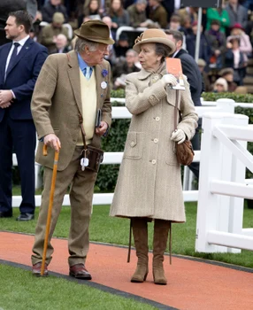Prințesa Anne și Andrew Parker Bowles la Festivalul de la Cheltenham, Profimedia 