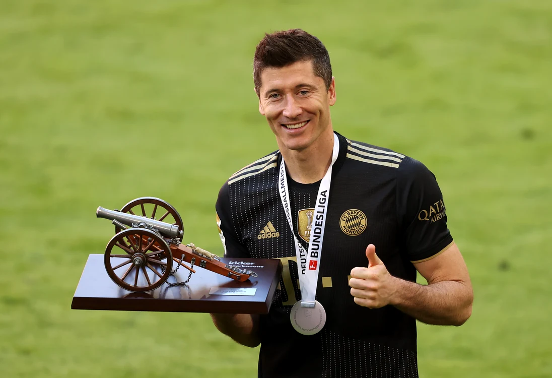 
    Robert Lewandowski a contribuit la câștigarea titlului cu numărul 31 de Bayern MunchenFoto: Guliver / GettyImages  