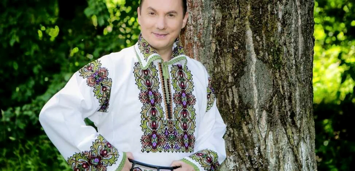 Solistului Marius Zgâianu i-a fost furat costumul popular. FOTO Arhivă personală