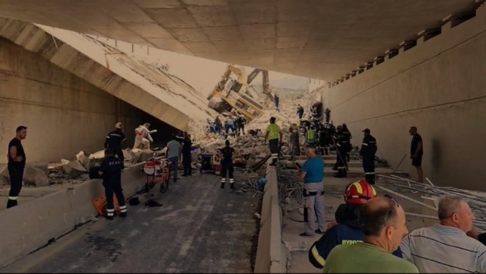 Pod în construcție prăbușit in vestul Greciei. Cel puțin un mort și opt răniți VIDEO UPDATE