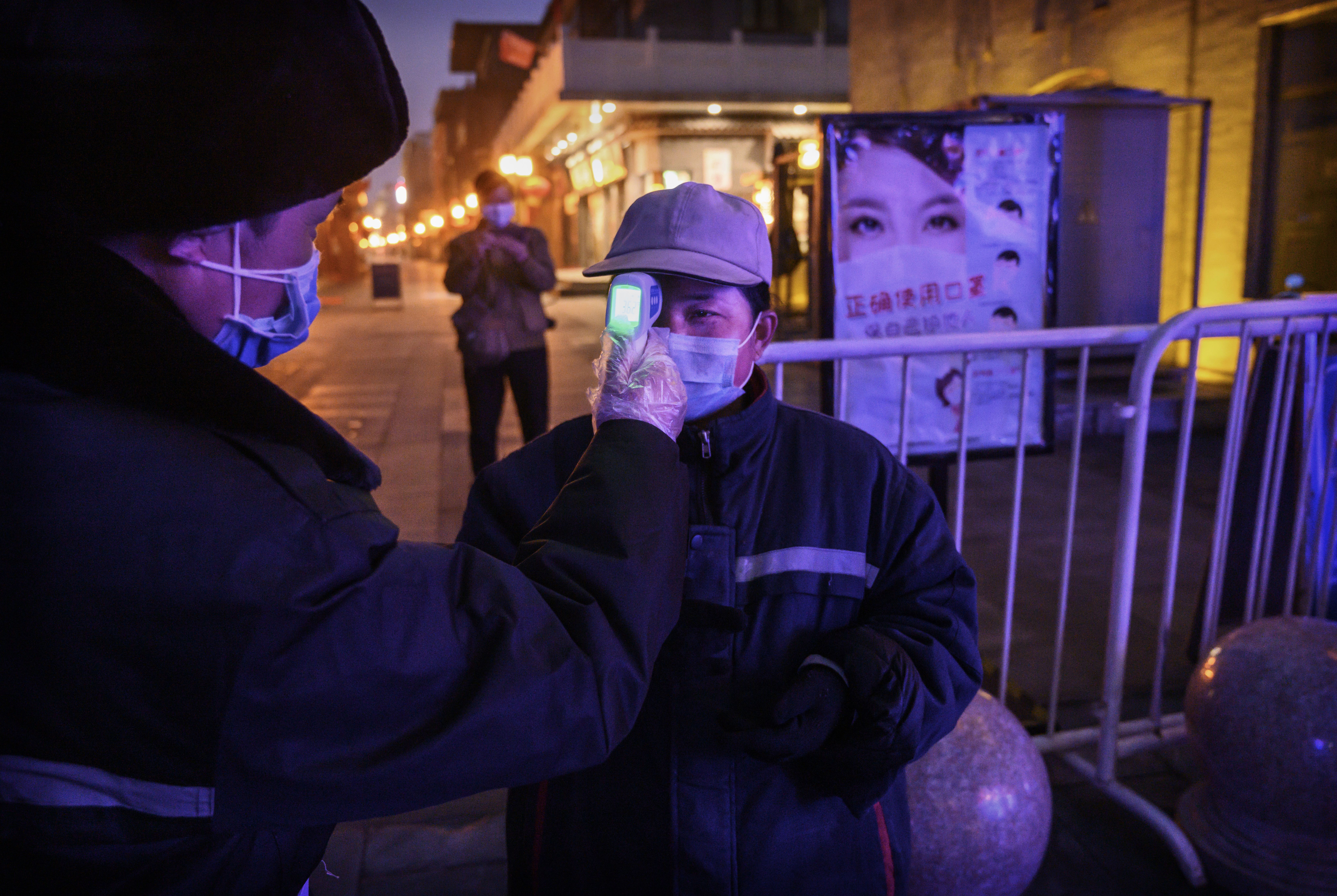 
    Bilanţ îngrijorător: 240 de decese într-o singură zi în Hubeifoto: Getty  