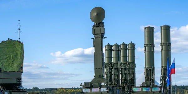 Launcher of the S 300 Favorit or S 400 Triumph Alexander Denisenko    Shutterstock jpg