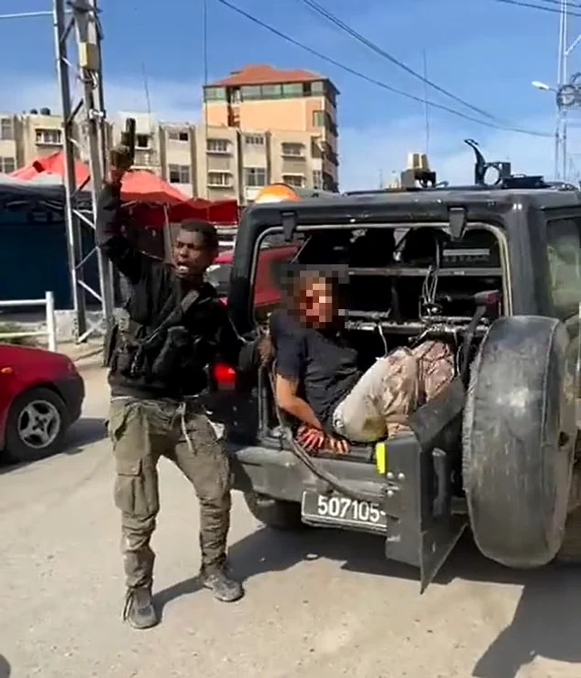 Israelieni luați ostatici. Foto: Arhiva Adevărul