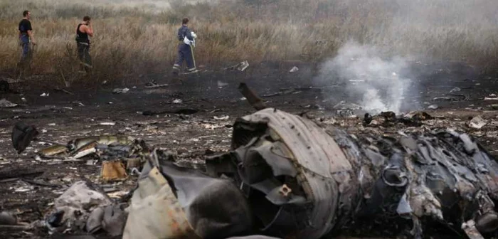 Rămăşiţele zborului malaysian MH17, doborât în estul Ucrainei, pe 17 iulie 2014