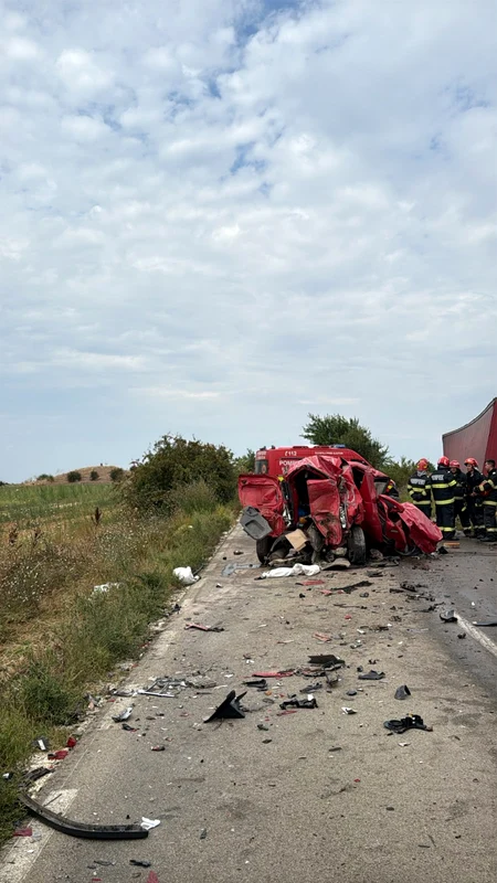 Un accident rutier grav s-a produs miercuri, 26 august, pe DJ381. 