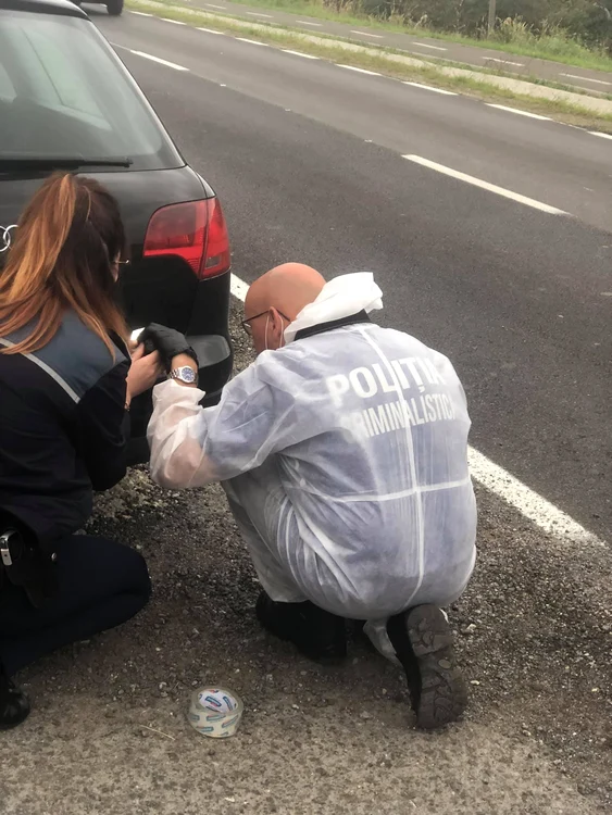 Hoții și-au abandonat mașina în fuga lor