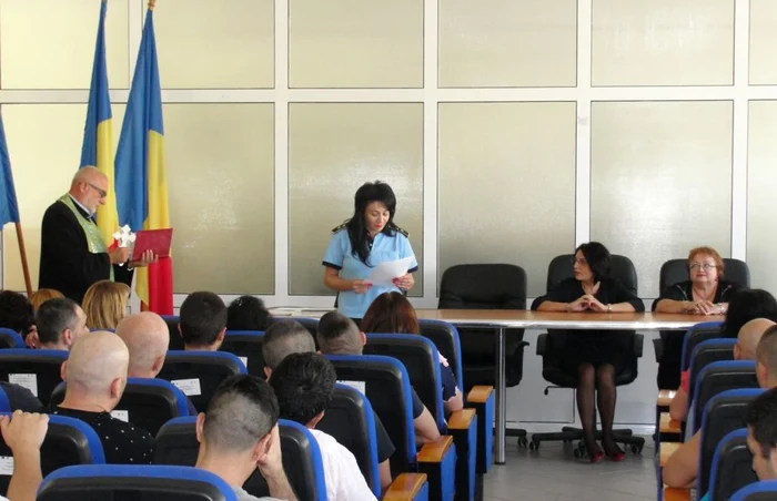 Persoanele încarcerate la Penitenciarul Galaţi participă la deschiderea anului şcolar Foto: Adevărul