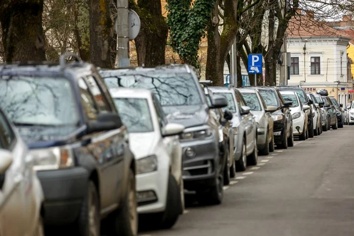 Clujul este unul dintre cele mai aglomerate oraşe, iar locurile de parcare sunt în continuare insuficiente