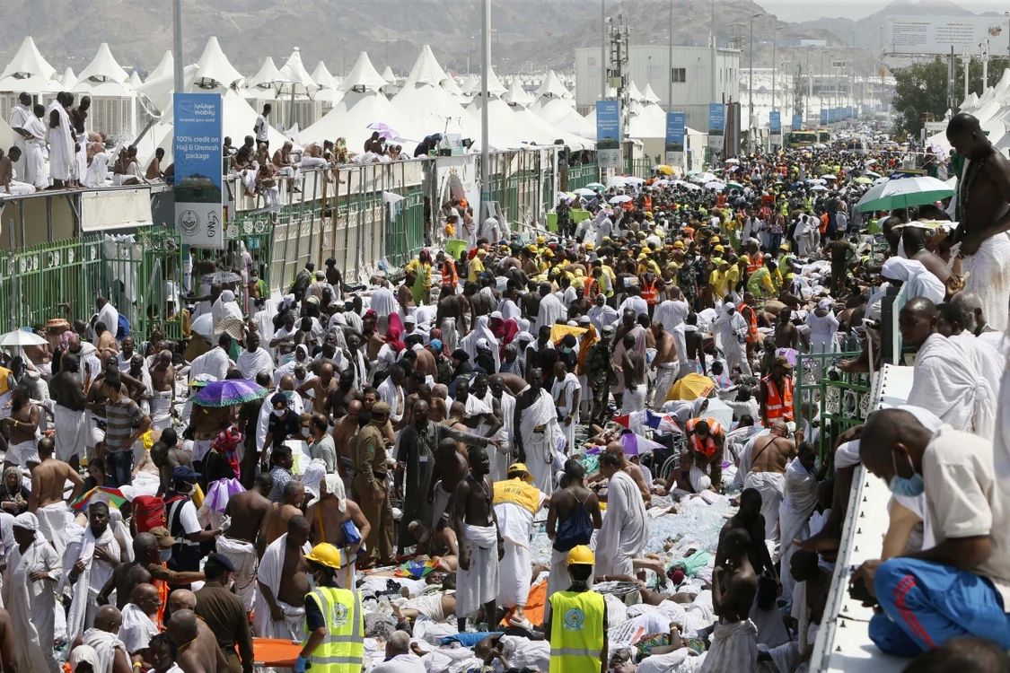 
    Tragedie la Mecca. Mai multe echipe medicale au intervenit la locul busculadeifoto: AP  