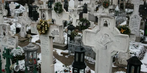 Mormânt profanat în cimitirul Sfântul Gheorghe din Piteşti