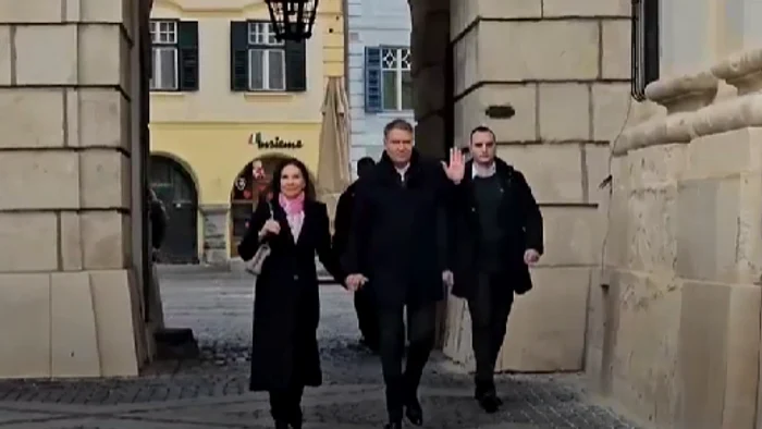 Președintele a mers duminică dimineață la biserica FOTO Captură Digi24