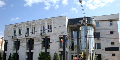 Măsuri pentru prevenirea ambuscadei la ghişeele AJOFM şi Casa de Pensii