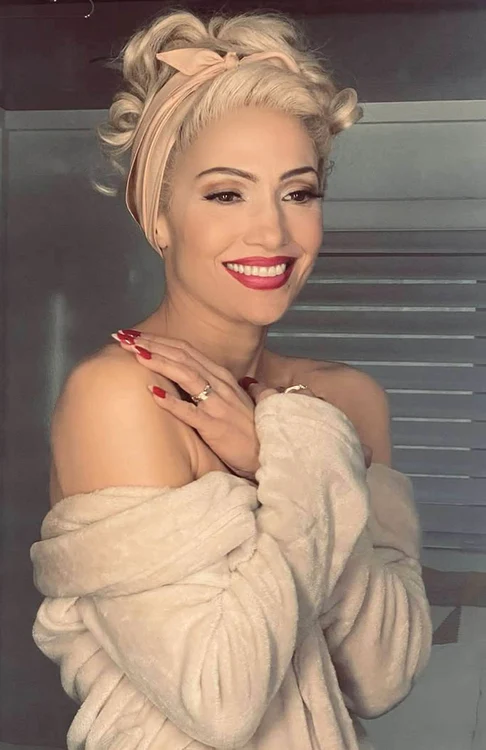 Jennifer Lopez, vopsită blond platinat
