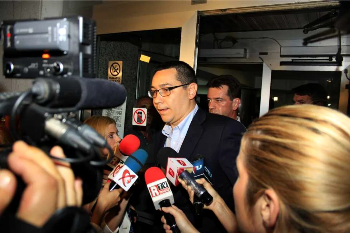Victor Ponta s-a dus la spital să îl vadă pe Adrian Năstase / Foto: Adevarul