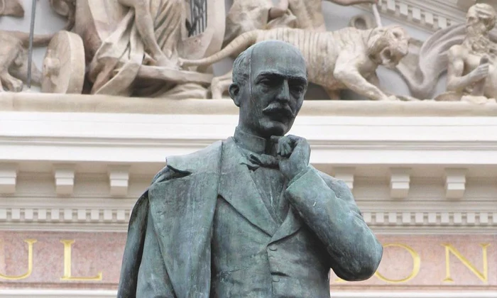 Sărbătoare naţională   dezvelirea statuii în bronz a lui Vasile Alecsandri jpeg