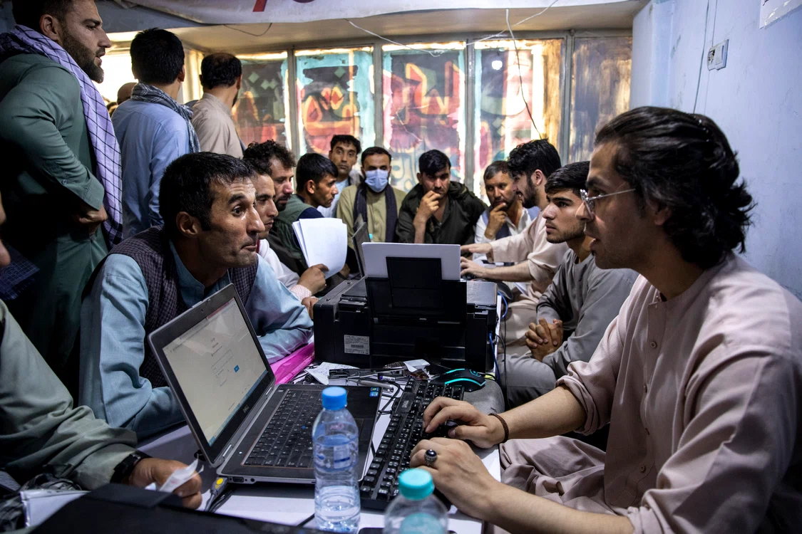 
    Românii care se mai află în acest moment în Afganistan lucrează la ONU sau în mediul privatfoto: Getty Images  