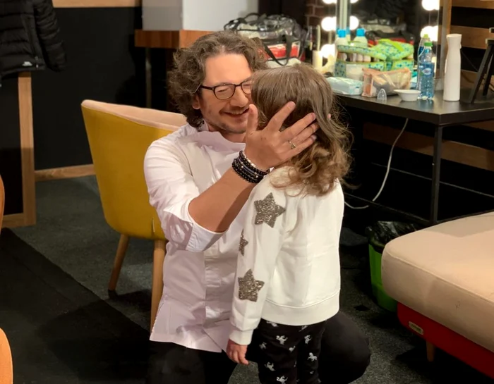 Chef Florin Dumitrescu este "topit" după fetițele luifoto: Antena 1