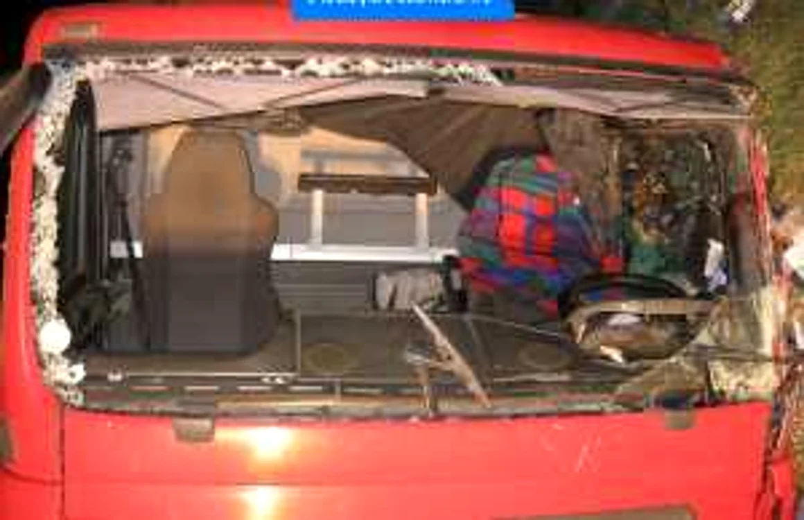 Cabina camionului în care şoferul a murit iar soţia lui a fost grav rănită
