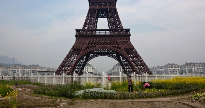 La periferia Shanghaiului se ridică o replică a Turnului Eiffel. FOTO: mdnphoto.com