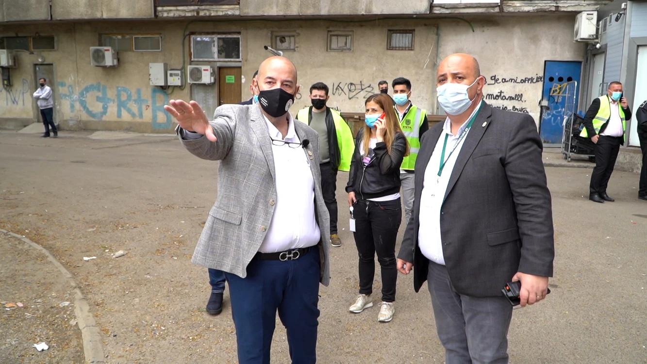 
    Piedone este nemulțumit de cum se mișcă directorii din Primăria Sectorului 5  