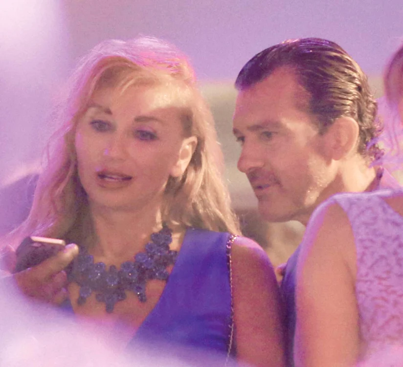 Deşi seara abia începuse, Antonio Banderas (54 de ani) a pus deja ochii pe o blondăfoto: hepta