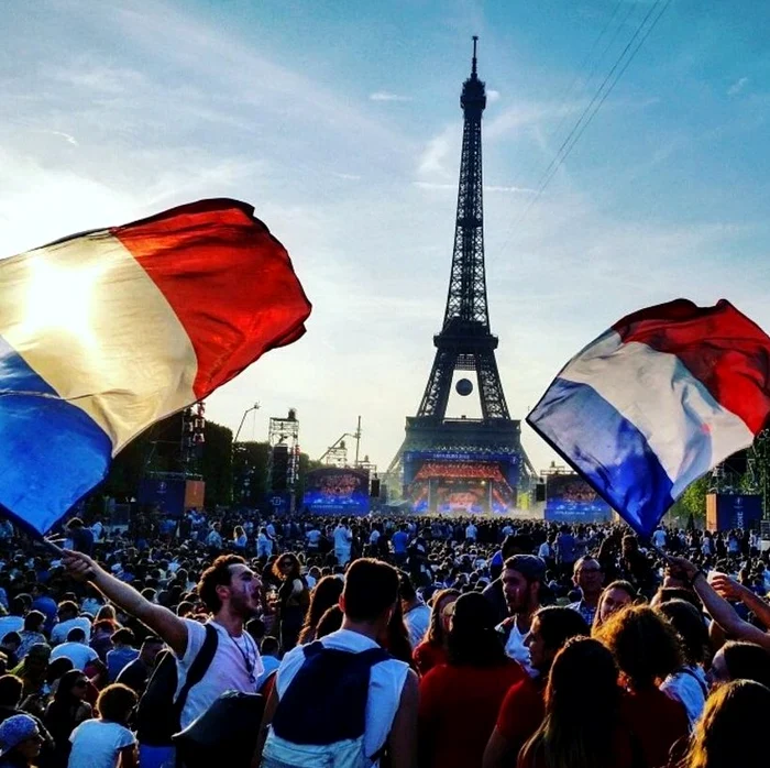 Paris: Turnul Eiffel a fost luminat de concertul lui David GuettaSursă: AP