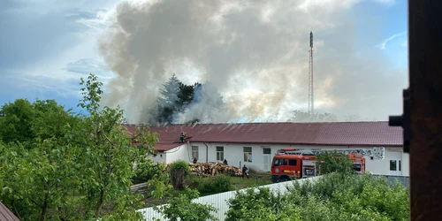 incendiu scoala comuna vanatori FOTO IPJ Vrancea