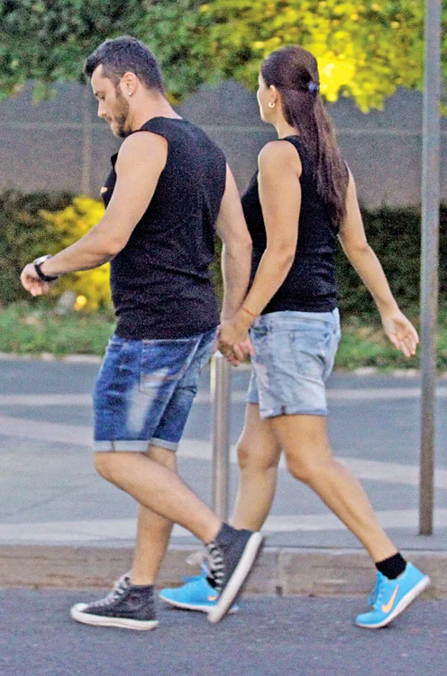 Gabi Cristea şi Tavi Clonda au ieşit de mânuţă, la plimbare