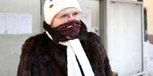 Temperaturile extrem de scăzute i-au determinat pe oameni să se înfofolească bine