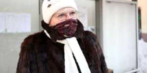 Temperaturile extrem de scăzute i-au determinat pe oameni să se înfofolească bine