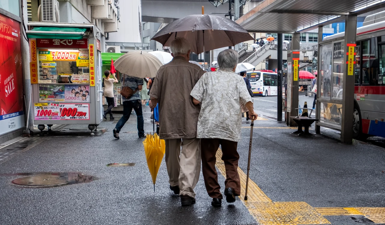 Cuplu de japonezi bătrâni FOTO: Adevărul (arhivă)