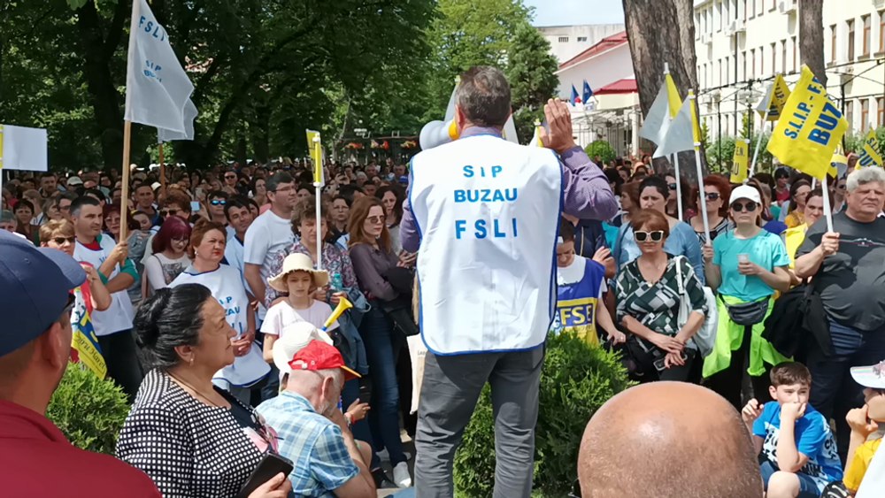 Sindicaliștii buzoieni din educație, nemulțumiți de „pomana“ guvernanților. Anunță că nu vor renunța la grevă VIDEO