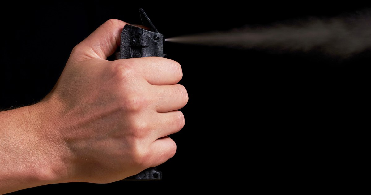 Tânăr din Olt folosește spray lacrimogen în clasă, șase eleve spitalizate
