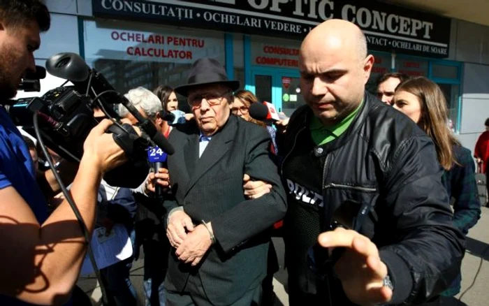 Un torţionar, doi torţionari jpeg