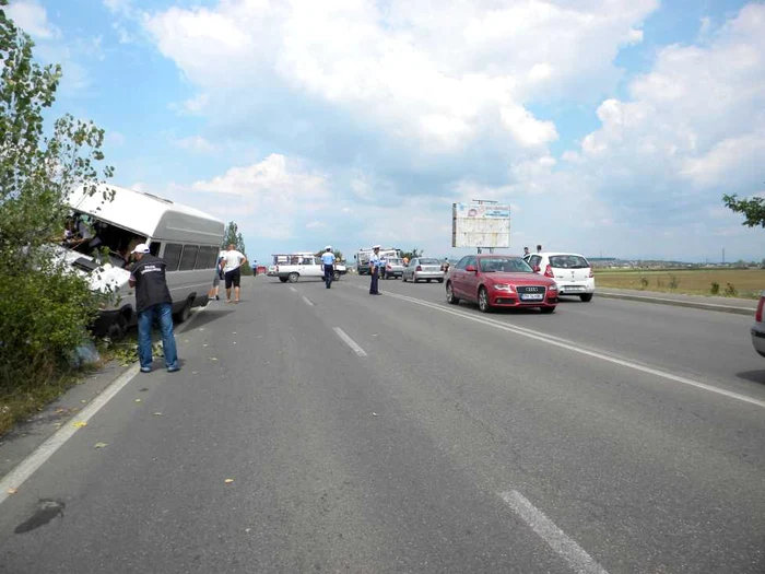 Traficul s-a desfășurat cu dificultate în zonă timp de câteva zeci de minute