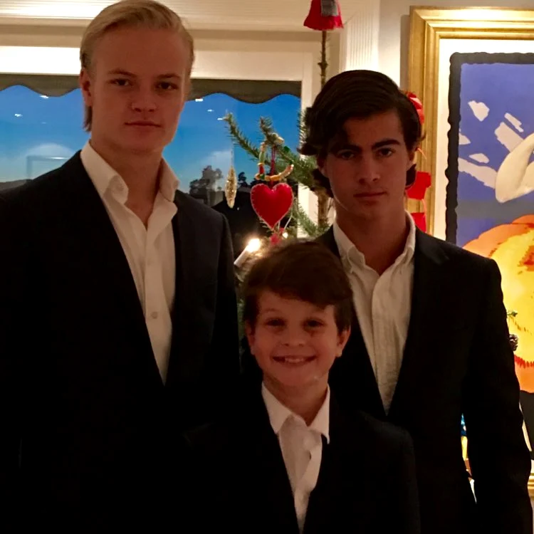 Marius Borg cu cei doi frați după tată, Lucas și Emanuel Maktabi. FOTO: Instagram