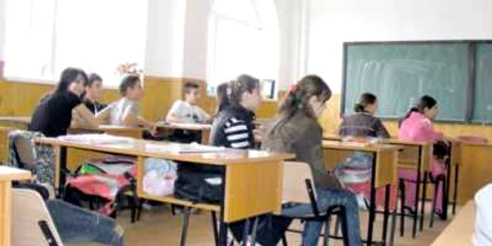 După câteva zile de vacanţă, elevii revin la şcoală