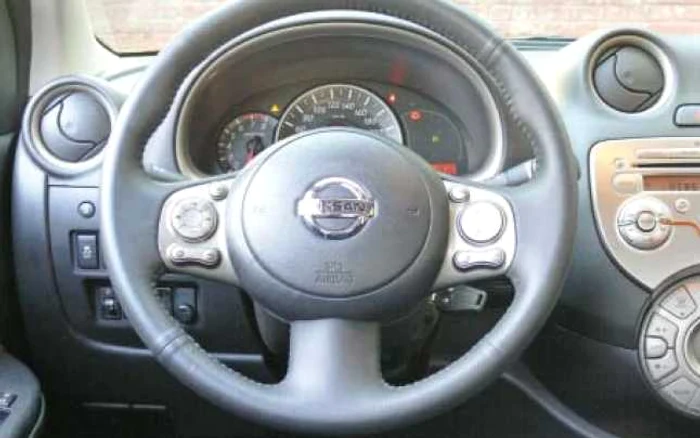 Consola centrală va surprinde pe oricine se urcă în Micra