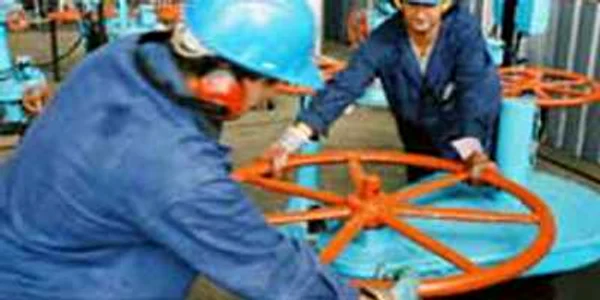 Mai mult de jumătate dintre anagajaţii societăţii de termoficare din Ploieşti riscă să rămână fără servciu