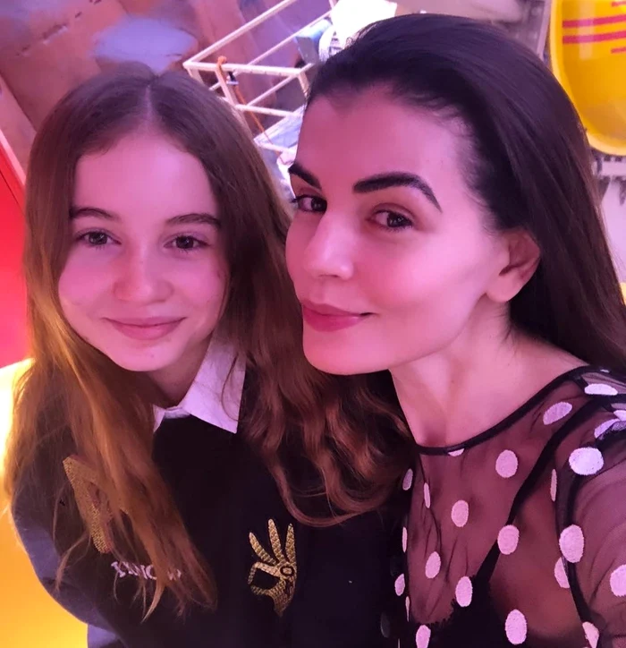 
    Monica Gabor, alături de prietenele ei, în Las Vegasfoto: Instagram  