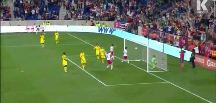 Thierry Henry a marcat direct din corner * Foto: captură video